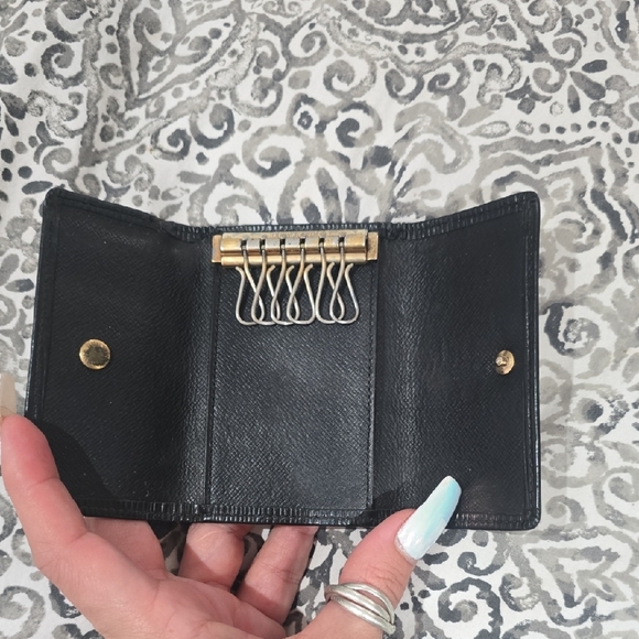 Louis Vuitton Black Epi Leather Key Wallet - Picture 4 of 8